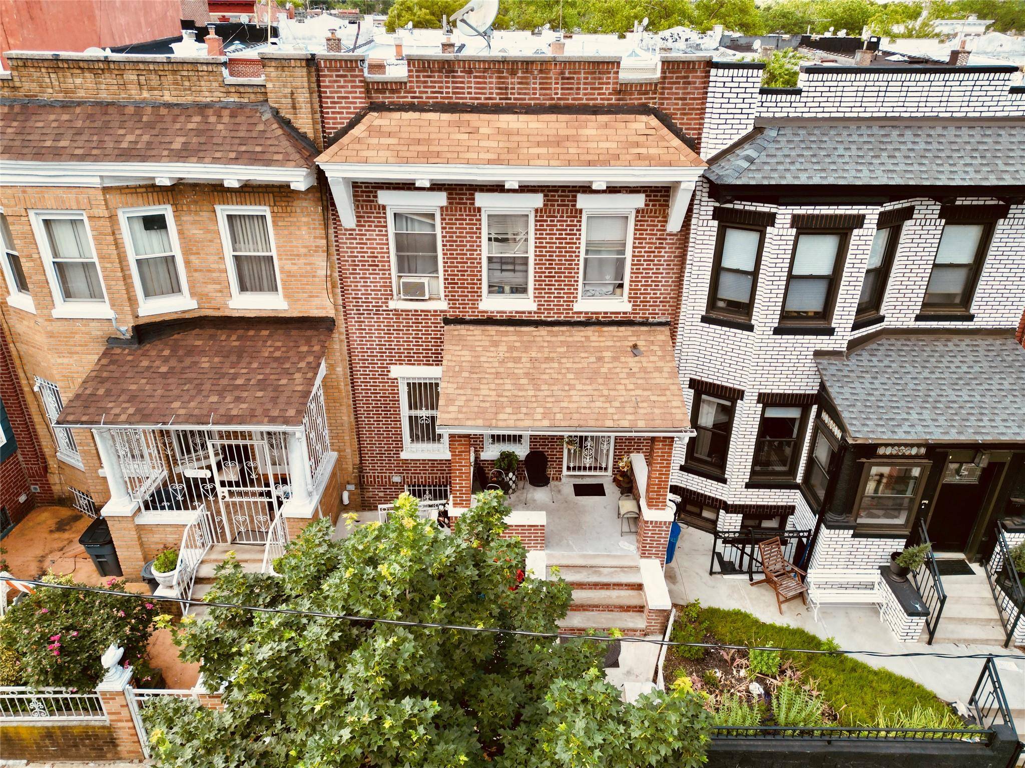 9 Adler Place, Cypress Hills Updated Brick Townhouse in Prime Location Welcome to 9 Adler Place, a well maintained brick townhouse offering space, style, and recent upgrades in the heart ...