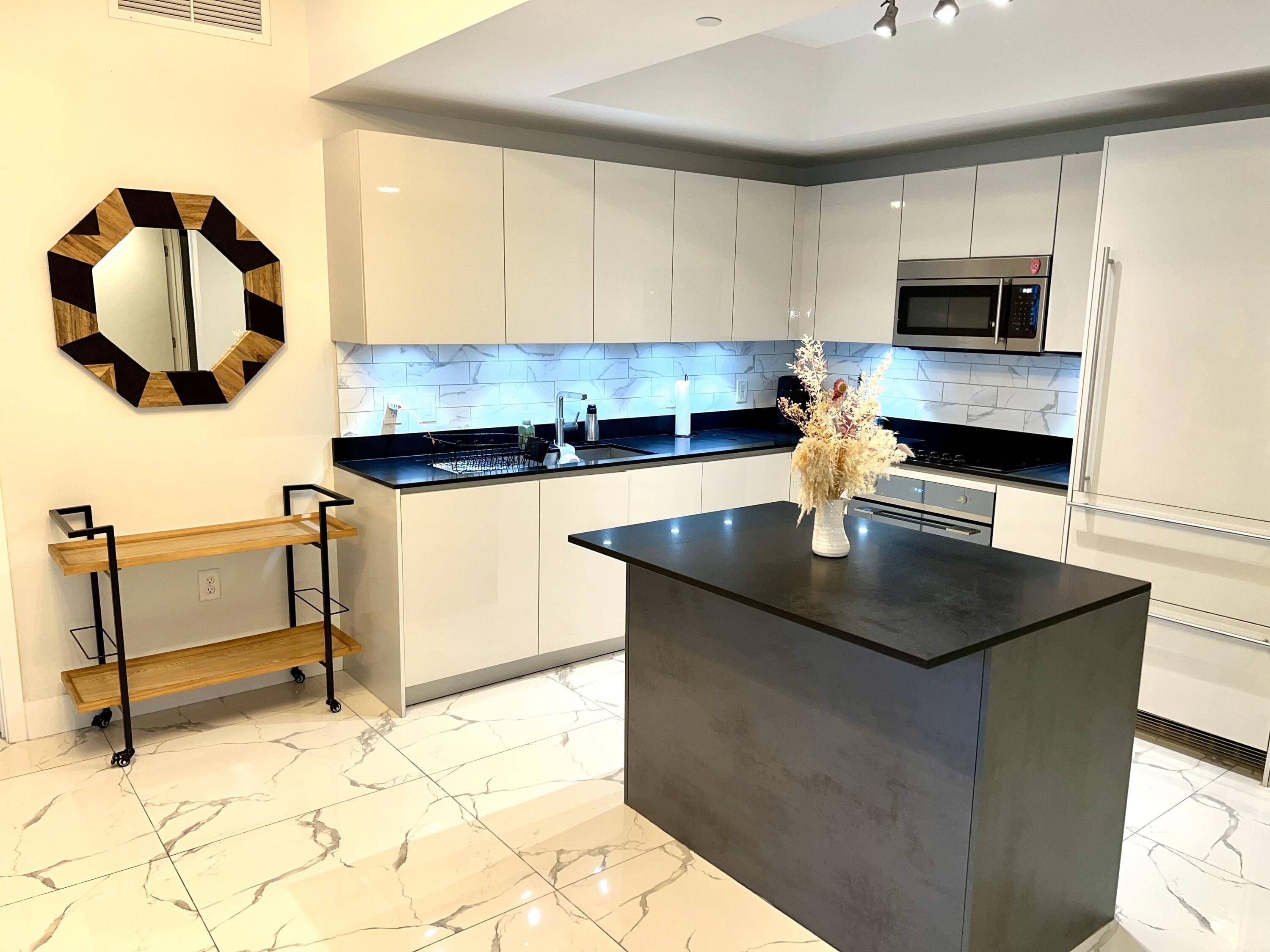 Stunning and spacious unfurnished condo located in the prestigious 1010 Brickell.