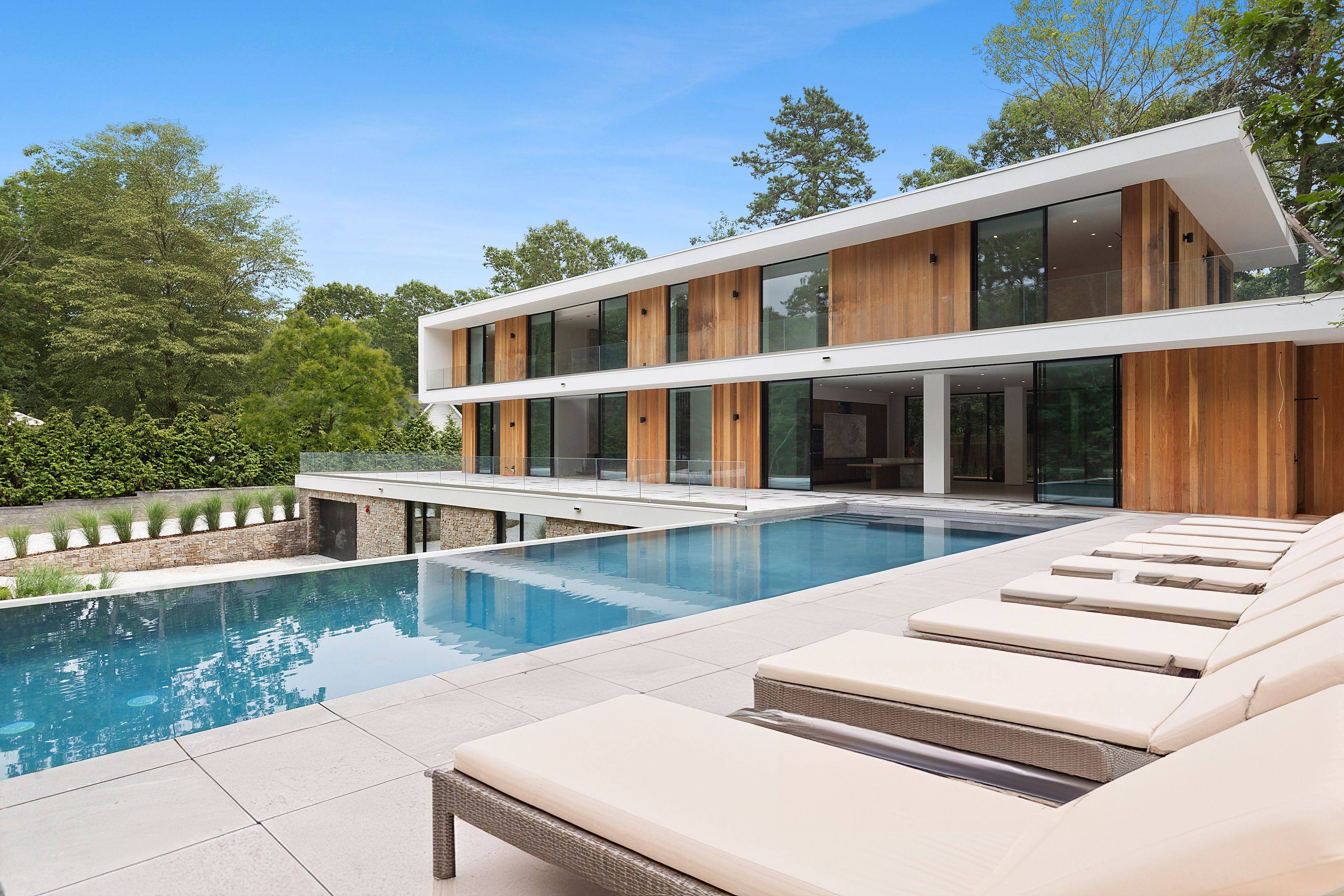 CONTEMPORARY MASTERPIECE: A SEAMLESS BLEND OF LUXURY AND NATURE