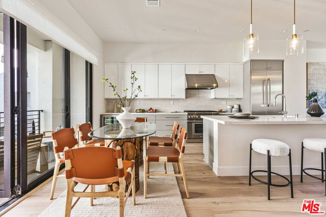 3218 S Barrington Ave 4BR Marina Del Rey La
