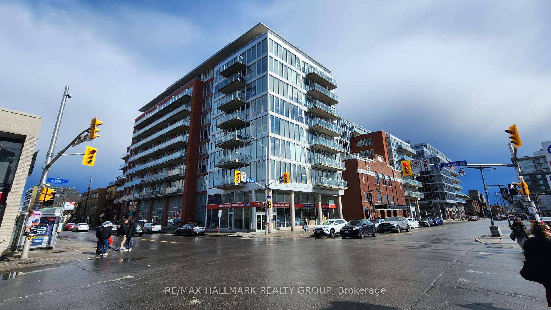 ............... Exceptional preferred financing available, low monthly payments, 2.