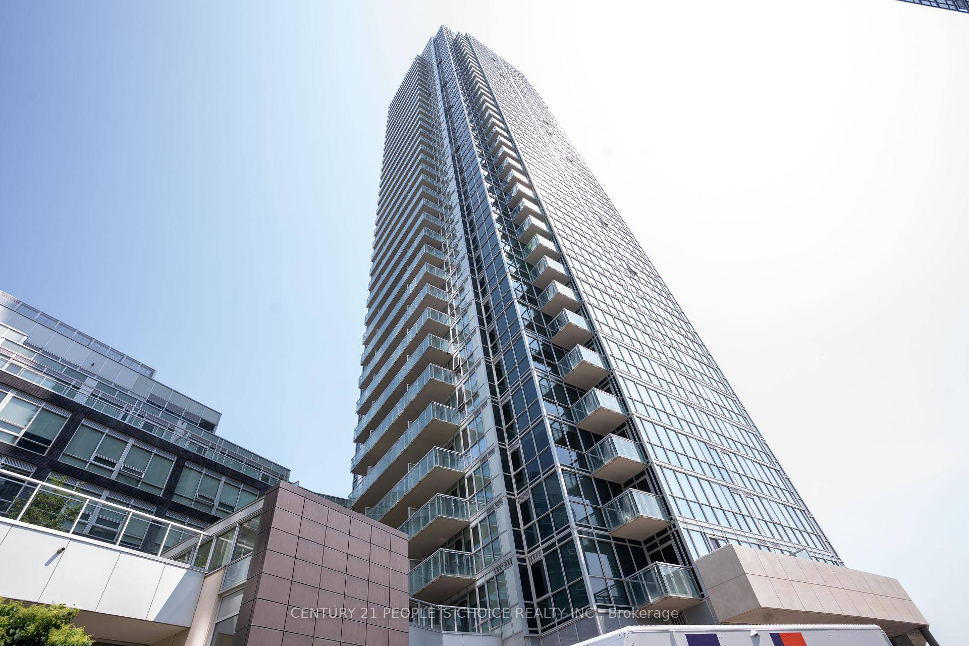 Stunning 2 1 Bedroom, 2 Bath Condo for Lease in Prime Vaughan Metropolitan Centre !