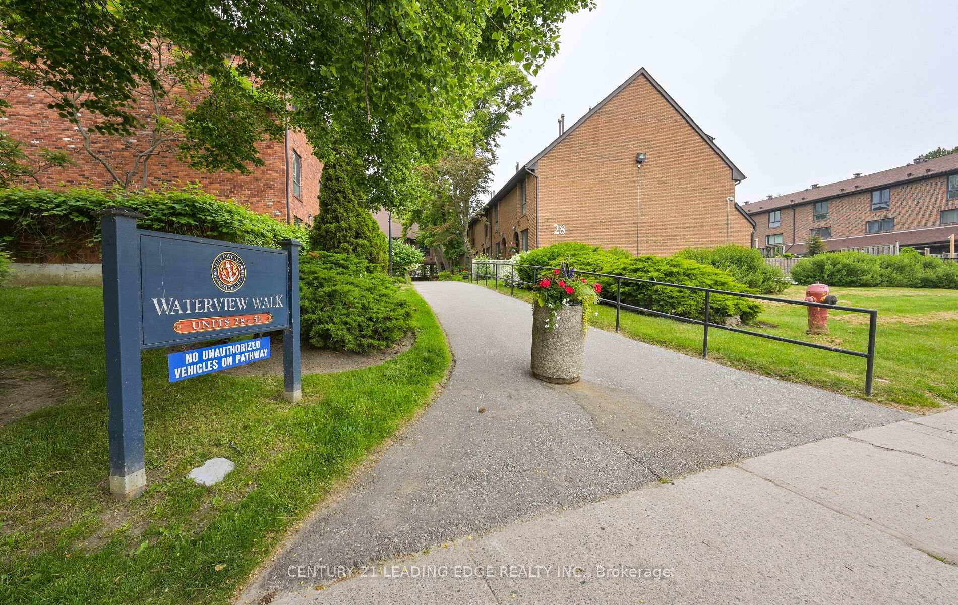 Rare Townhouse With Breathtaking Lake Views on the Bluffs !