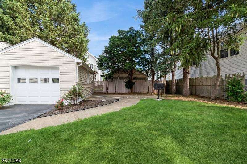 Charming 3 bedroom, 1 bath Cape Cod style home in the heart of Kenilworth, NJ with low taxes !