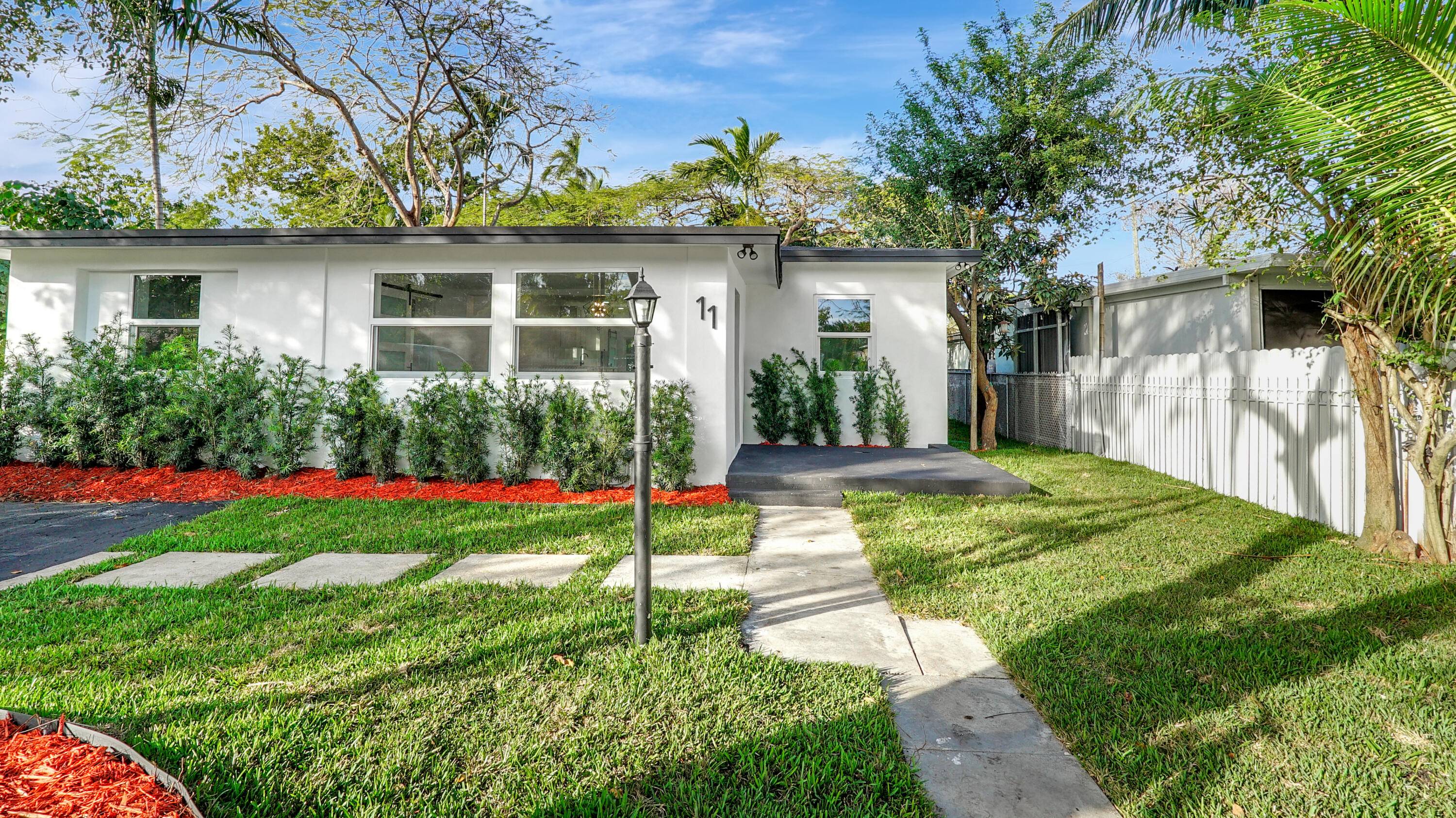 Beautifully fully remodeled residence near Barry University, Miami Shores, and Biscayne Park, with quick access to I 95, Turnpike, Downtown Miami, South Beach, and airports.