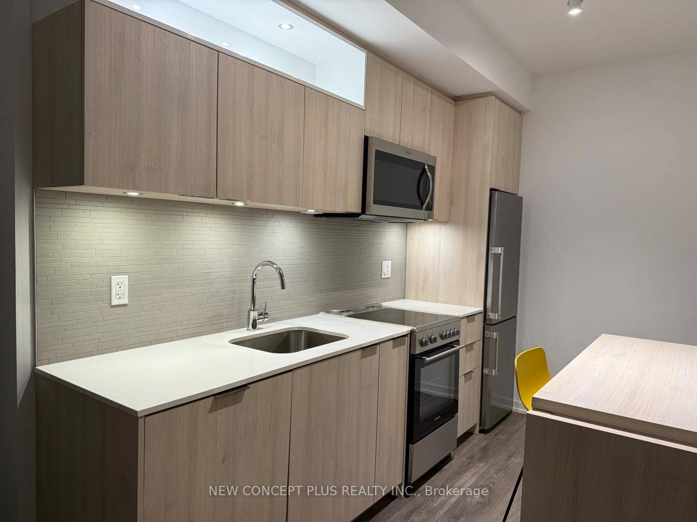 Excellent location, Easy access to DVP, 401, 404.