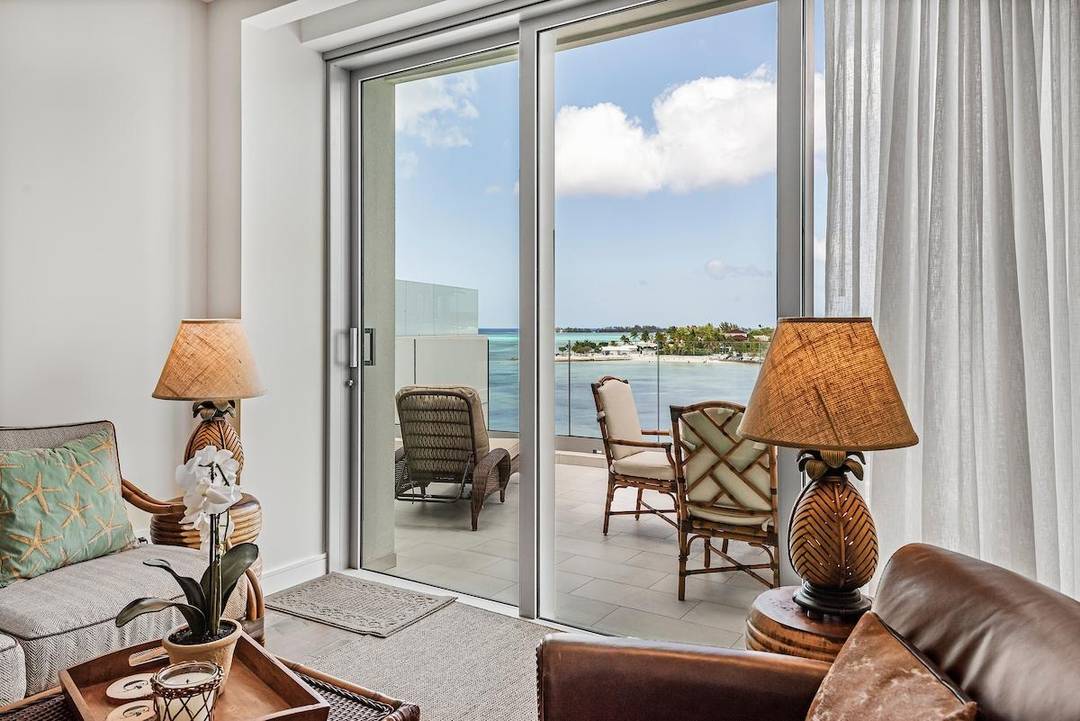 GOLDWYNN Condo New-Providence