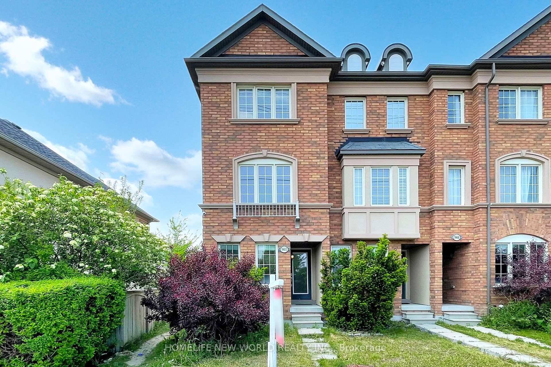 Warm amp ; Inviting Home in the Highly Desirable Berczy Community.