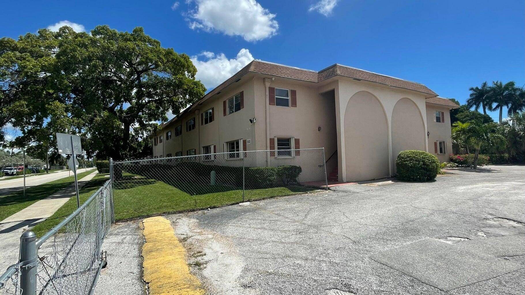 Investors dream in East Boca !