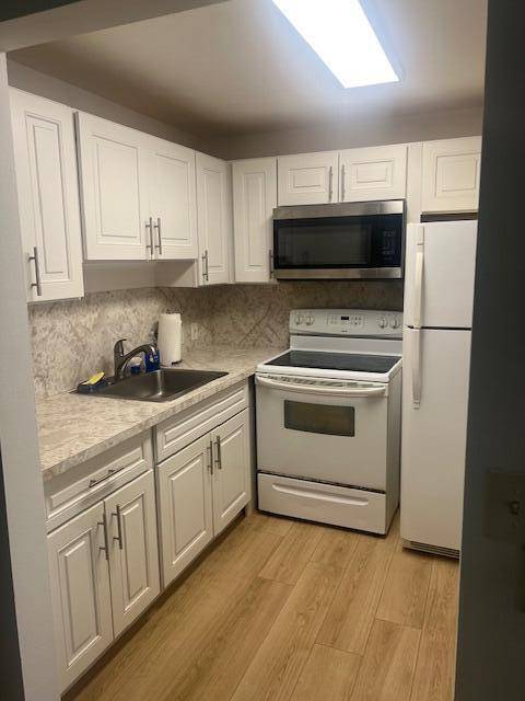 AN INVESTOR DREAM, CAN BE RENTED IMMEDIATELY AFTER CLOSING.