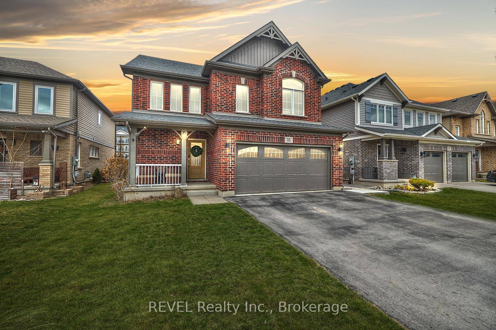 Exceptional value at this price point in Coyle Creek with this 4 1 Bedroom, 3 1 Bathroom 8yr young 2 Story home w private In Law Suite in Lower level ...
