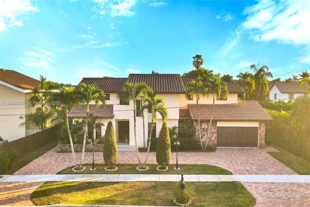 A RARE amp ; TRUE TURN KEY 6 BED 4 BATH RESIDENCE W IMPRESSIVE FEATURES amp ; INCOME POTENTIAL UNSEEN IN THE AREA.