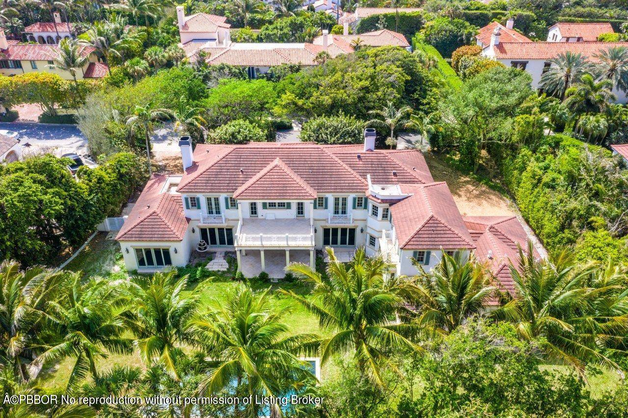 Beautifully designed Georgian Colonial on prime Estate Section ''El'' street ocean block.