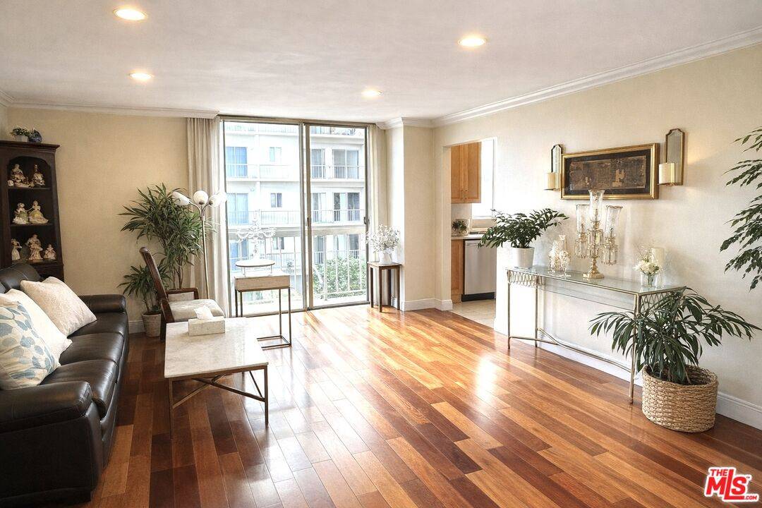 10751   Wilshire Blvd 1BR Westwood La