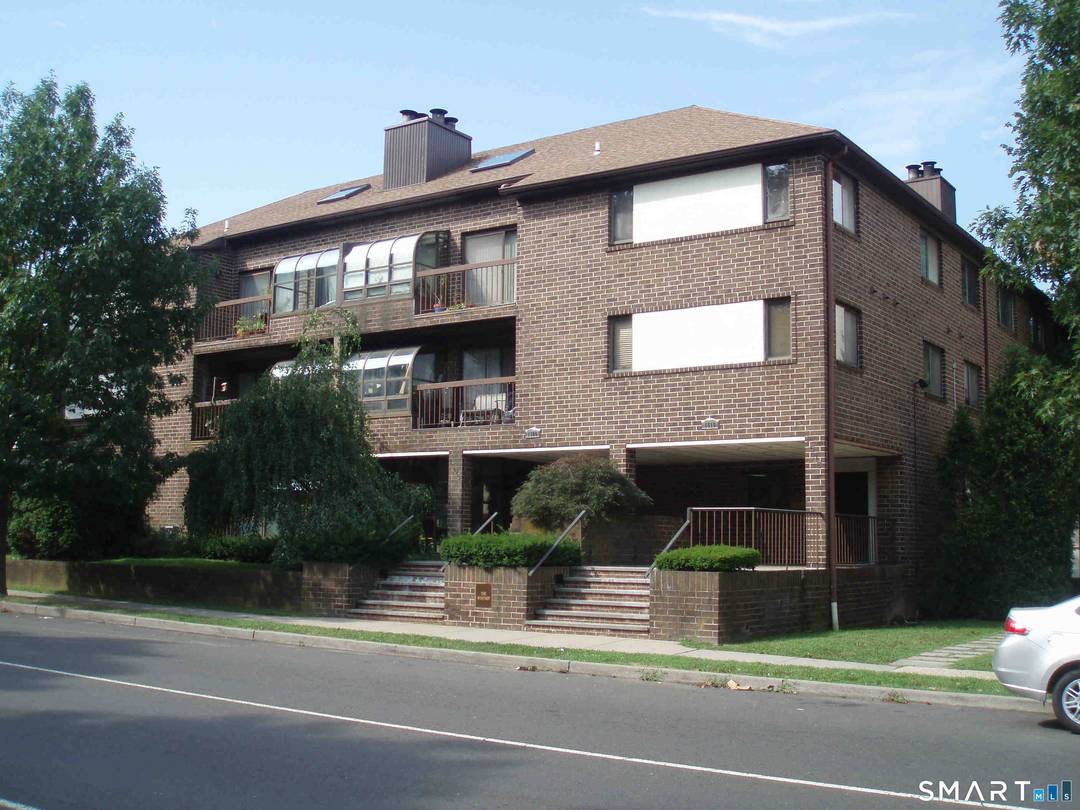 Located only a short distance to downtown Stamford and Metro North Railroad, this first floor office space features 5 private offices, conference room, kitchenette, and reception.