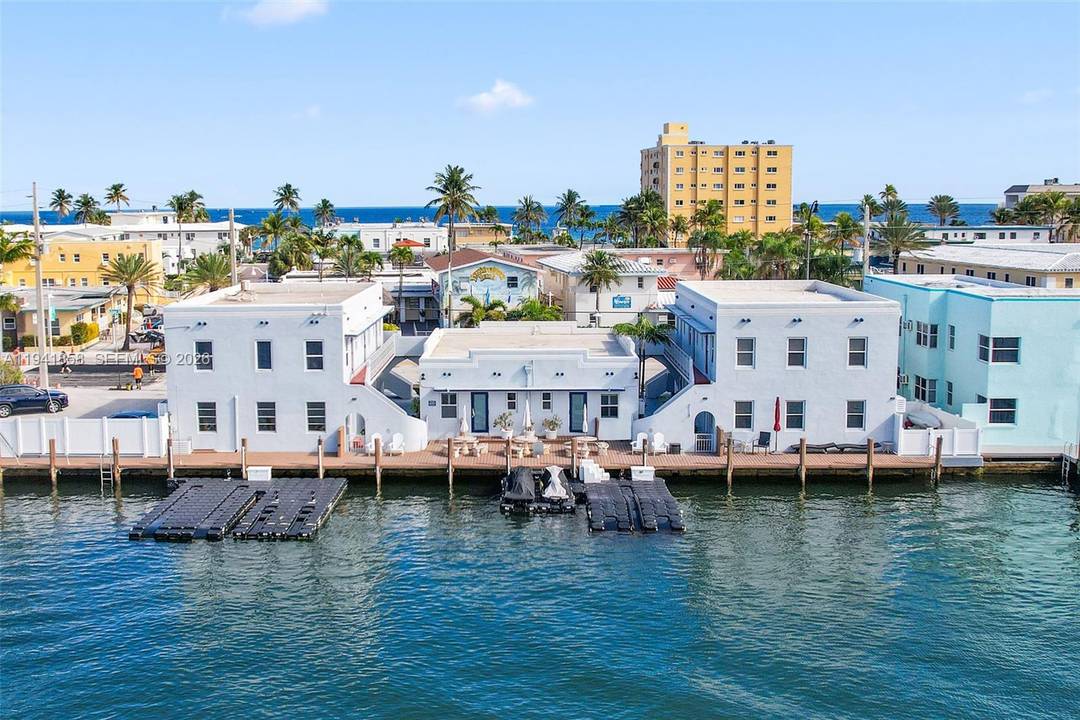 2 one story waterfront bungalows that can be combined as a 4 4 or SPLIT INTO 4 RENTABLE units.