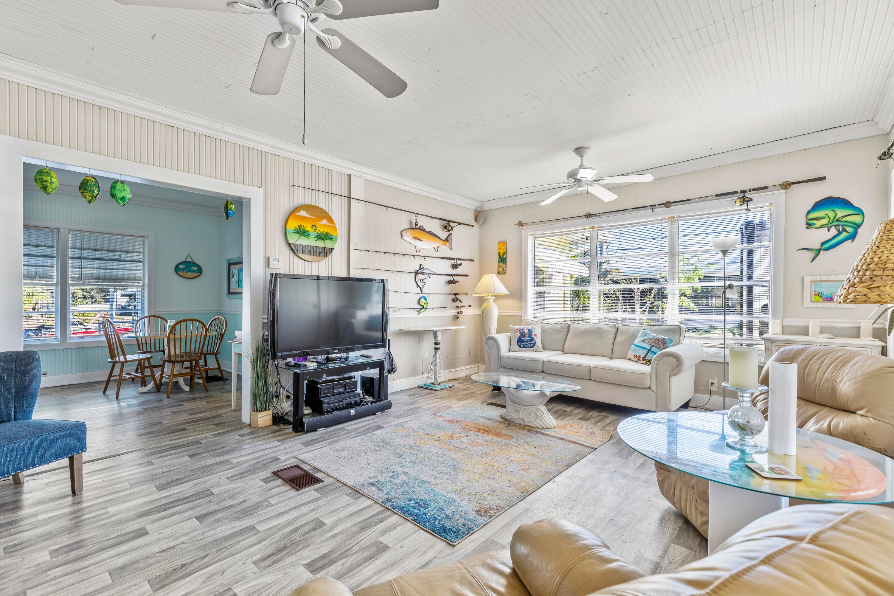 Welcome to this tropical waterfront retreat !