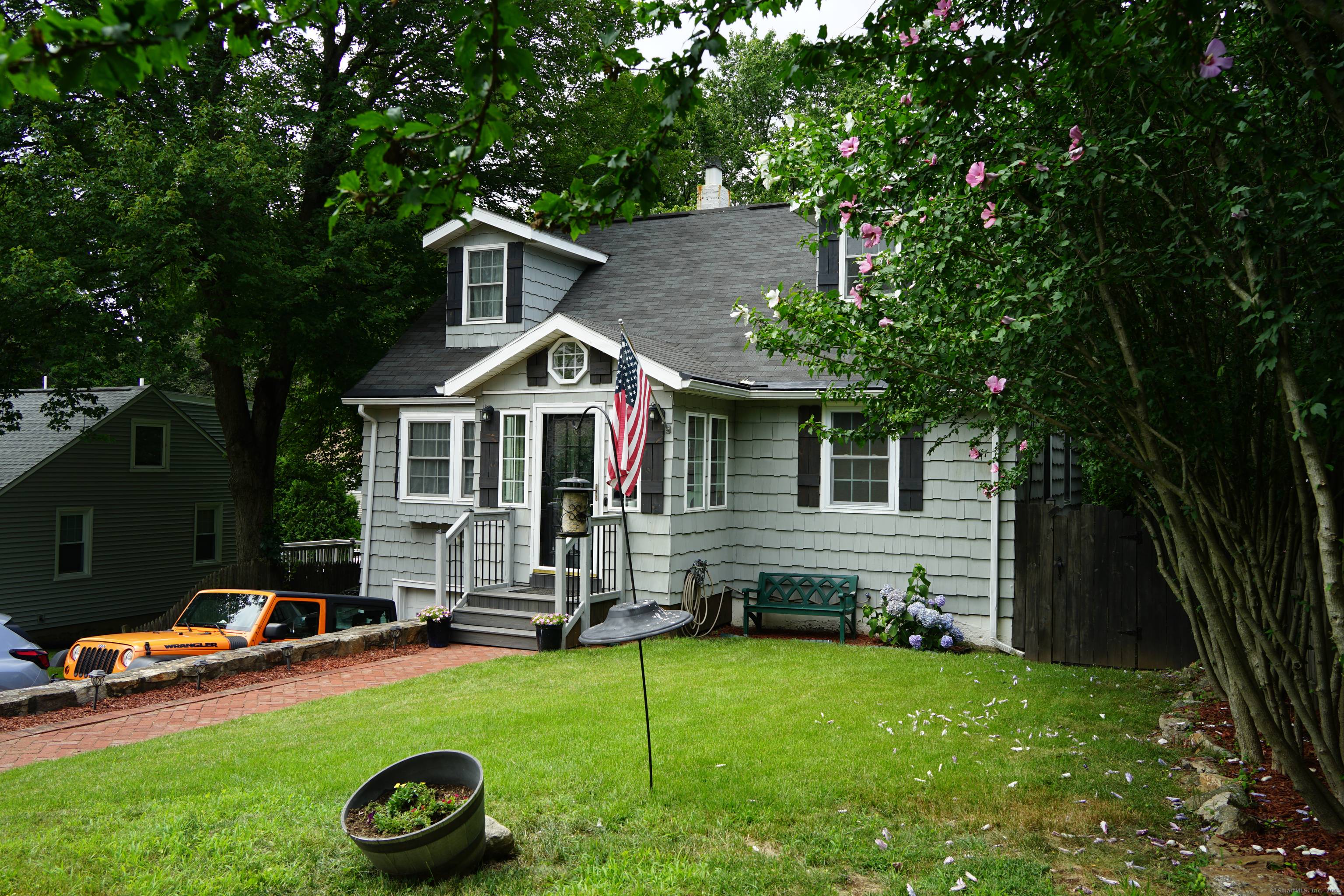 Charming, Move In Ready Cape with Modern Updates !