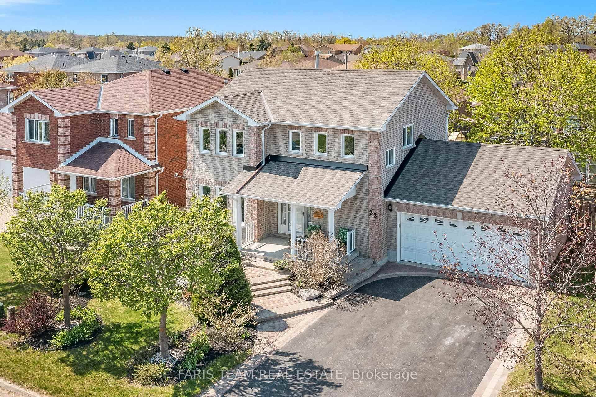 Top 5 Reasons You Will Love This Home 1 Beautiful energy efficient family home, located in a desirable neighbourhood, close to schools and shopping, with extensive landscaping at the front ...