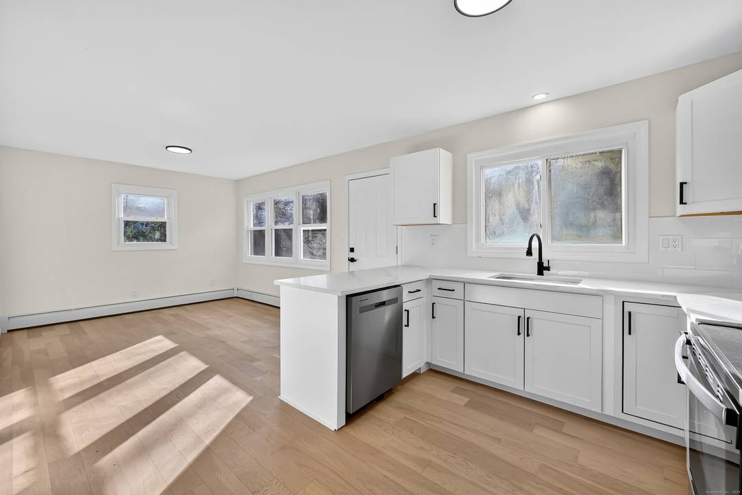 Turnkey and available for immediate occupancy !