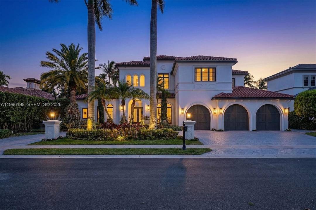 A rare opportunity to own a lakefront estate in the prestigious Frenchman s Reserve Golf Club, where timeless elegance meets the ultimate South Florida lifestyle.
