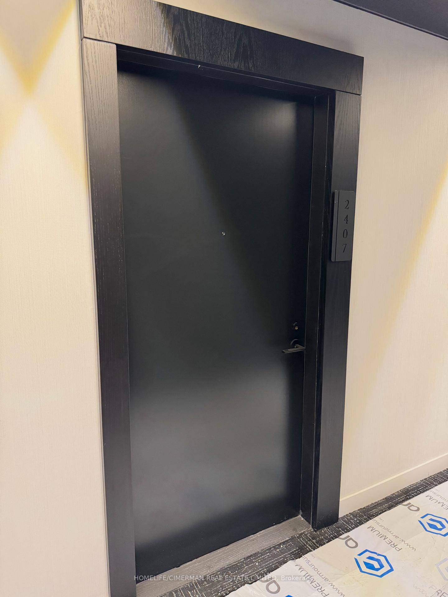 Welcome to Unit 2407 at 172 Broadway Ave, a stunning modern condo offering the perfect blend of style, comfort, and convenience in the heart of Toronto's sought after Yonge amp ...