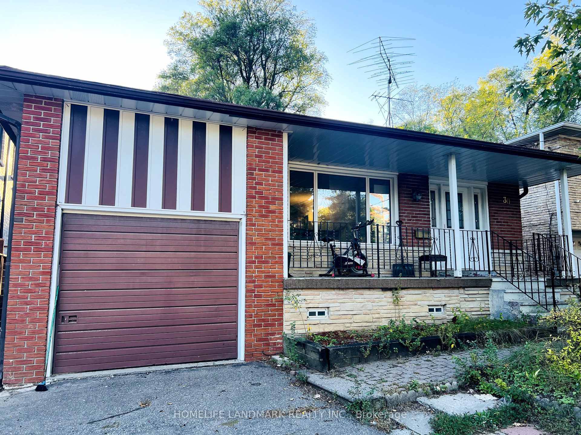 Main Floor 2 Bedrooms Basement 1 1 Bedrooms For Lease, Utilities included For only 2700 !