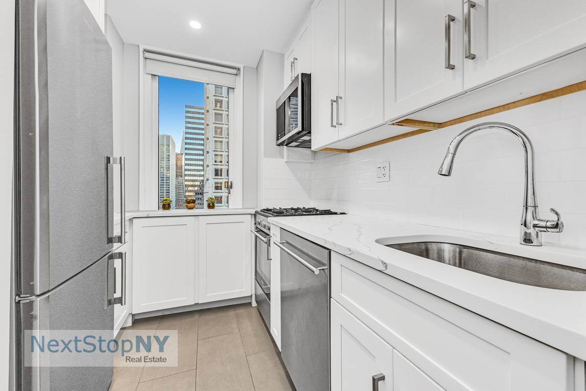 This top floor, corner one bedroom apartment is the perfect place to call home.
