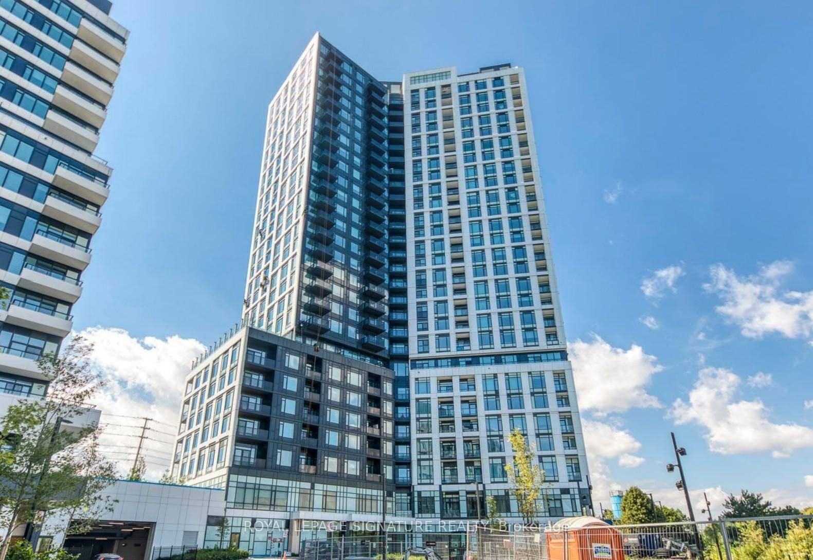 WELCOME TO KINDRED CONDOS IN CENTRAL ERIN MILLS Discover this stunning brand new 2 bedroom, 2 bathroom suite perfectly located in one of Mississauga's most desirable neighborhoods Central Erin Mills ...