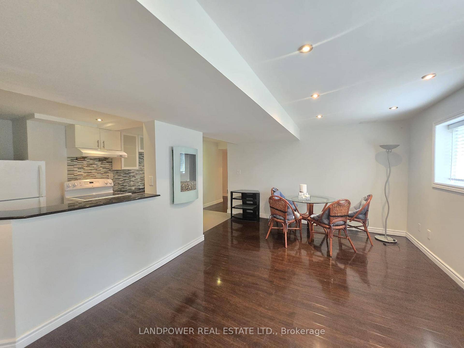 Discover This Beautiful Basement Residence In The Highly Sought After Wismer Community.