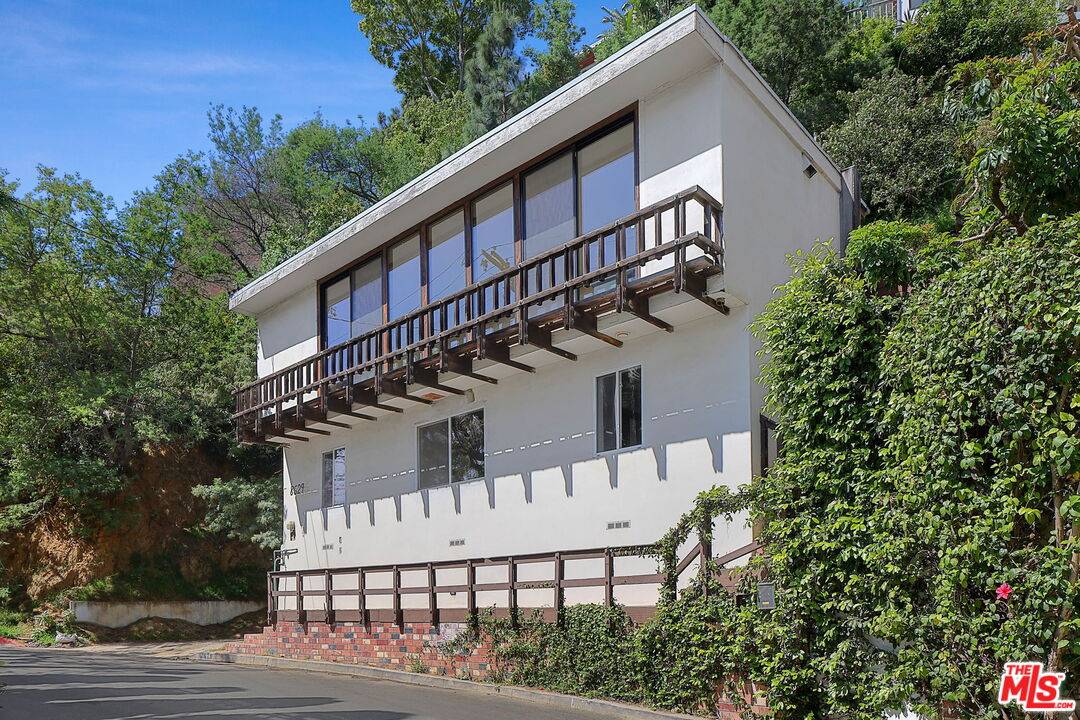 8629   Franklin Ave 1BR Sunset Strip La