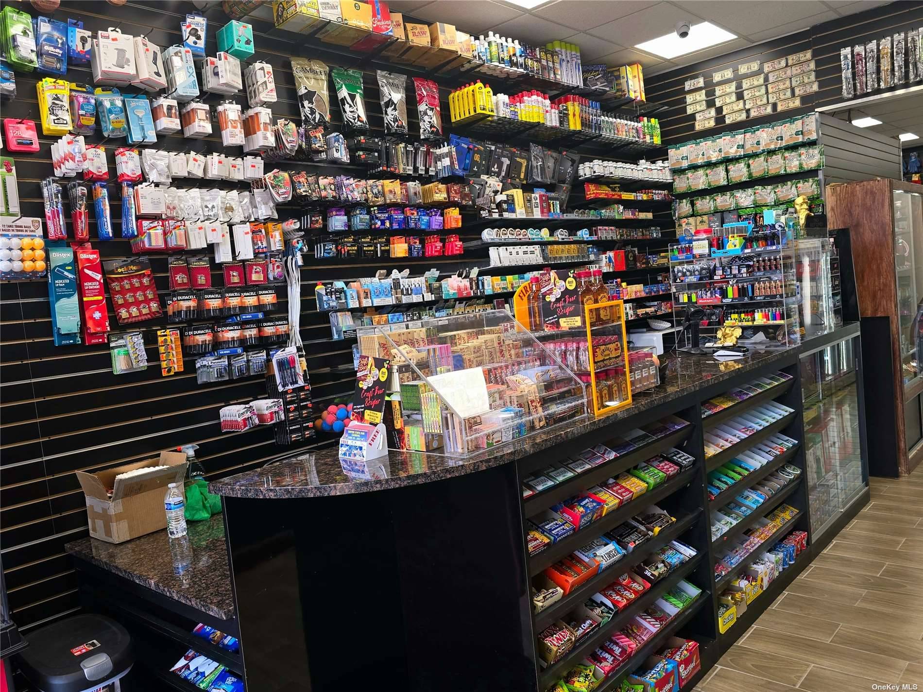 Vape and Beer Shop for sale with all licenses and permits from Town of North Hempstead.