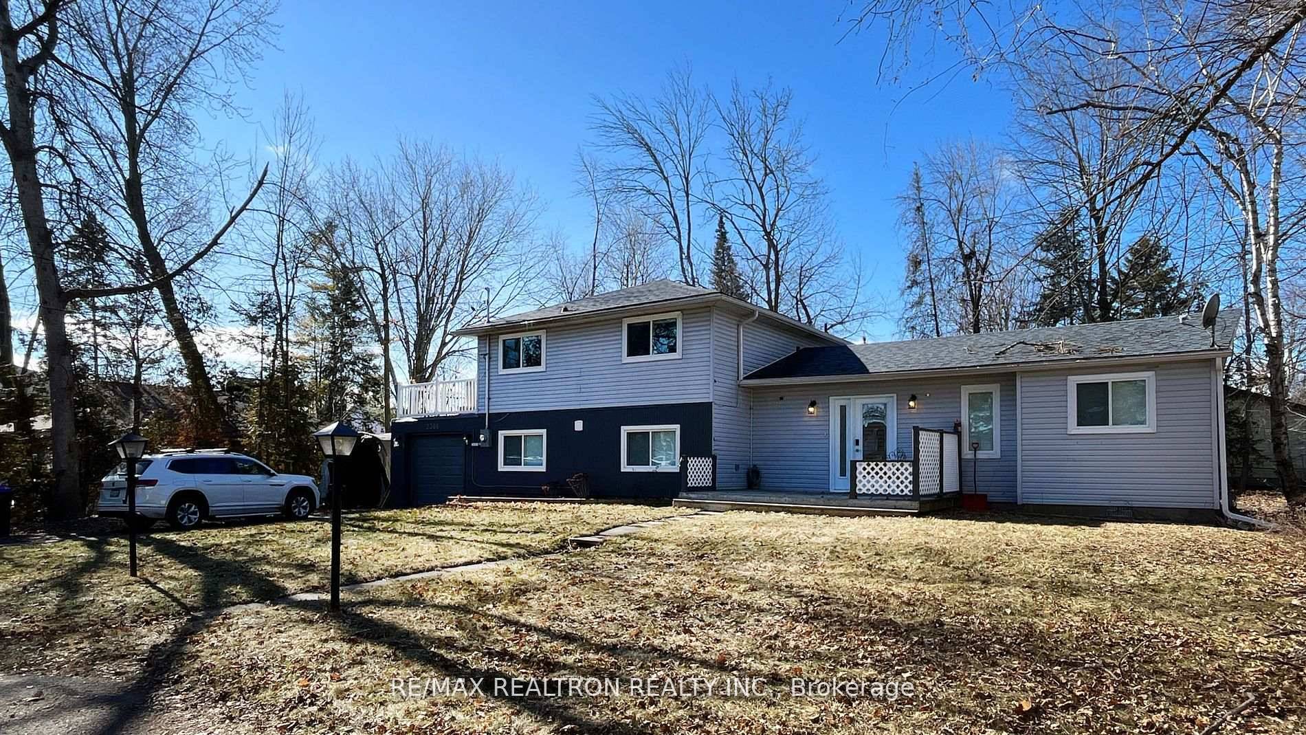 Long term Short term Fully furnished or not furnished Brand new renovated Beautiful spacious and bright backing to the lake Simcoe.