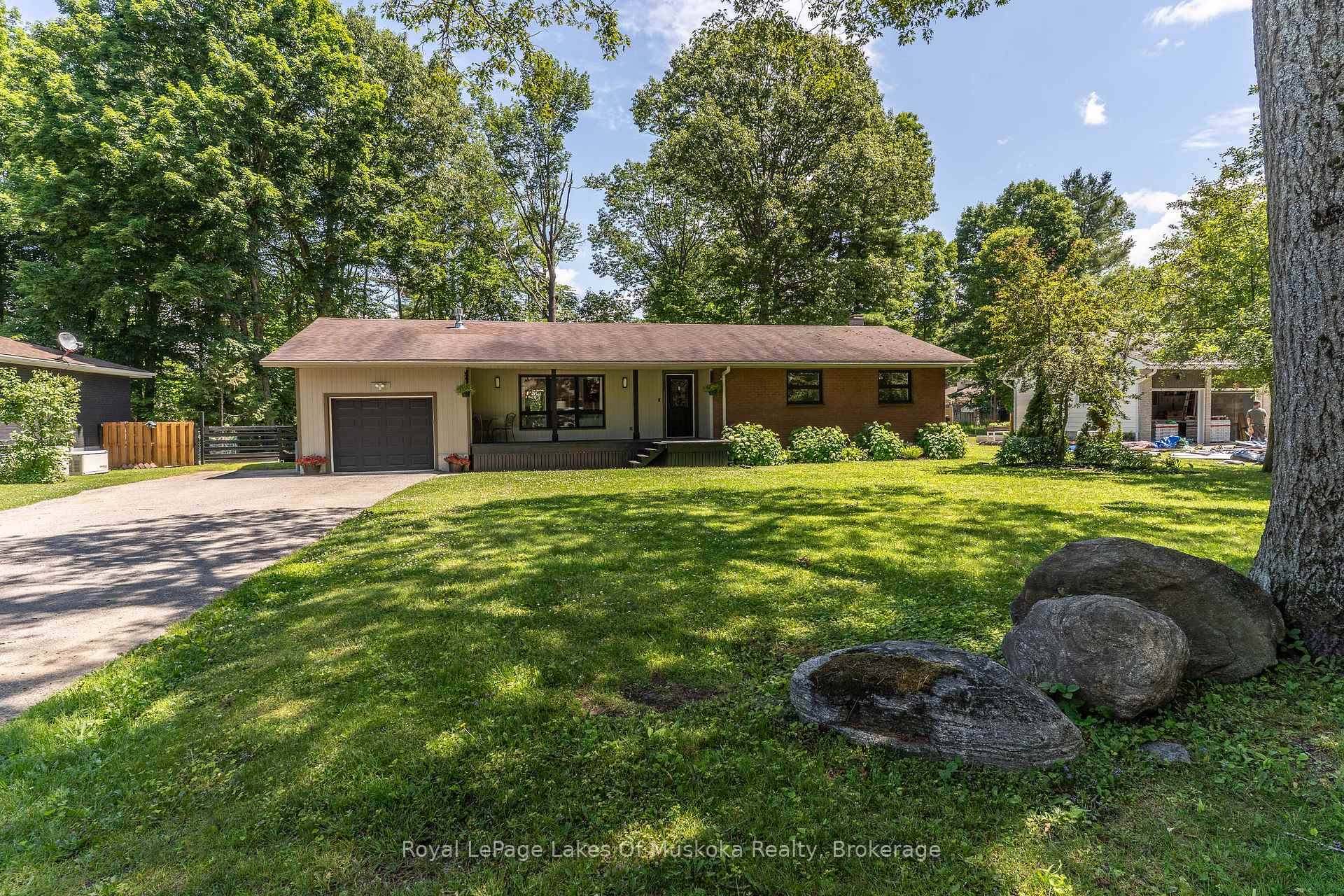 NEW KITCHEN COUNTER TOPS JUST INSTALLED.