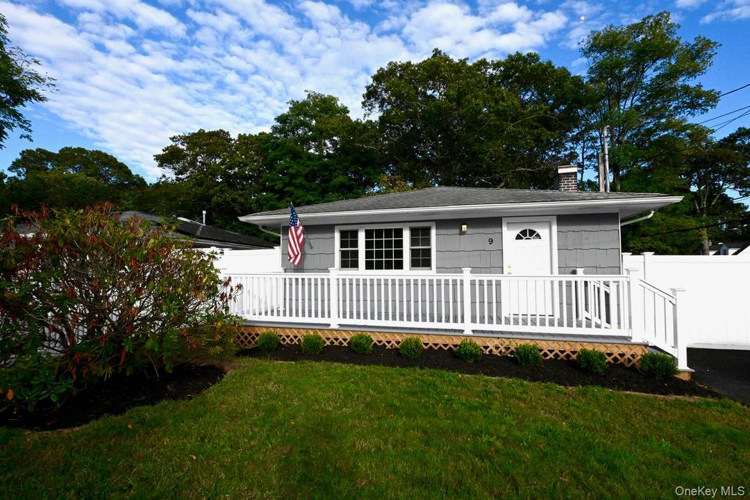 This welcoming beach and boating community located two blocks away from the public bay beach and park is also near the famous Smiths Point Ocean Beach, Park, Fishing, Marina and ...