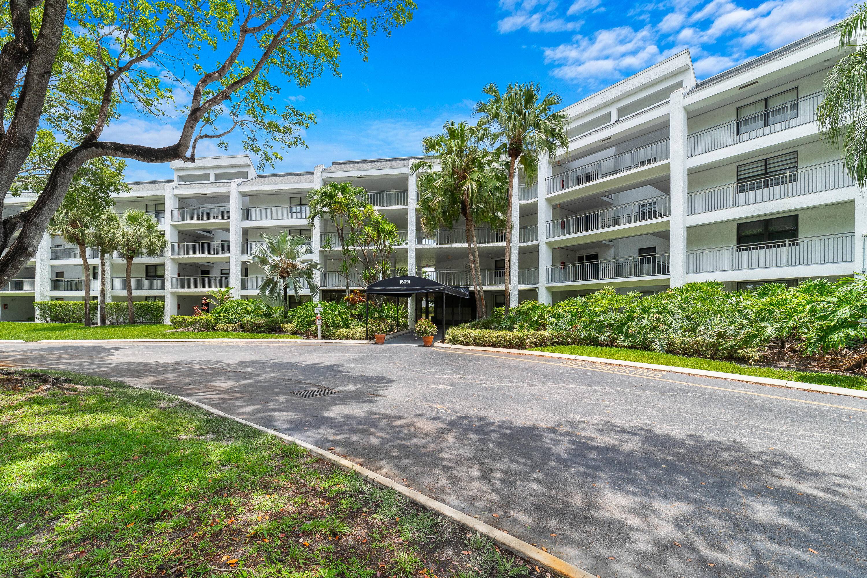 Immaculate and Spacious 2 Bedroom, 2 Bathroom Condo with Spectacular Golf Course Views.