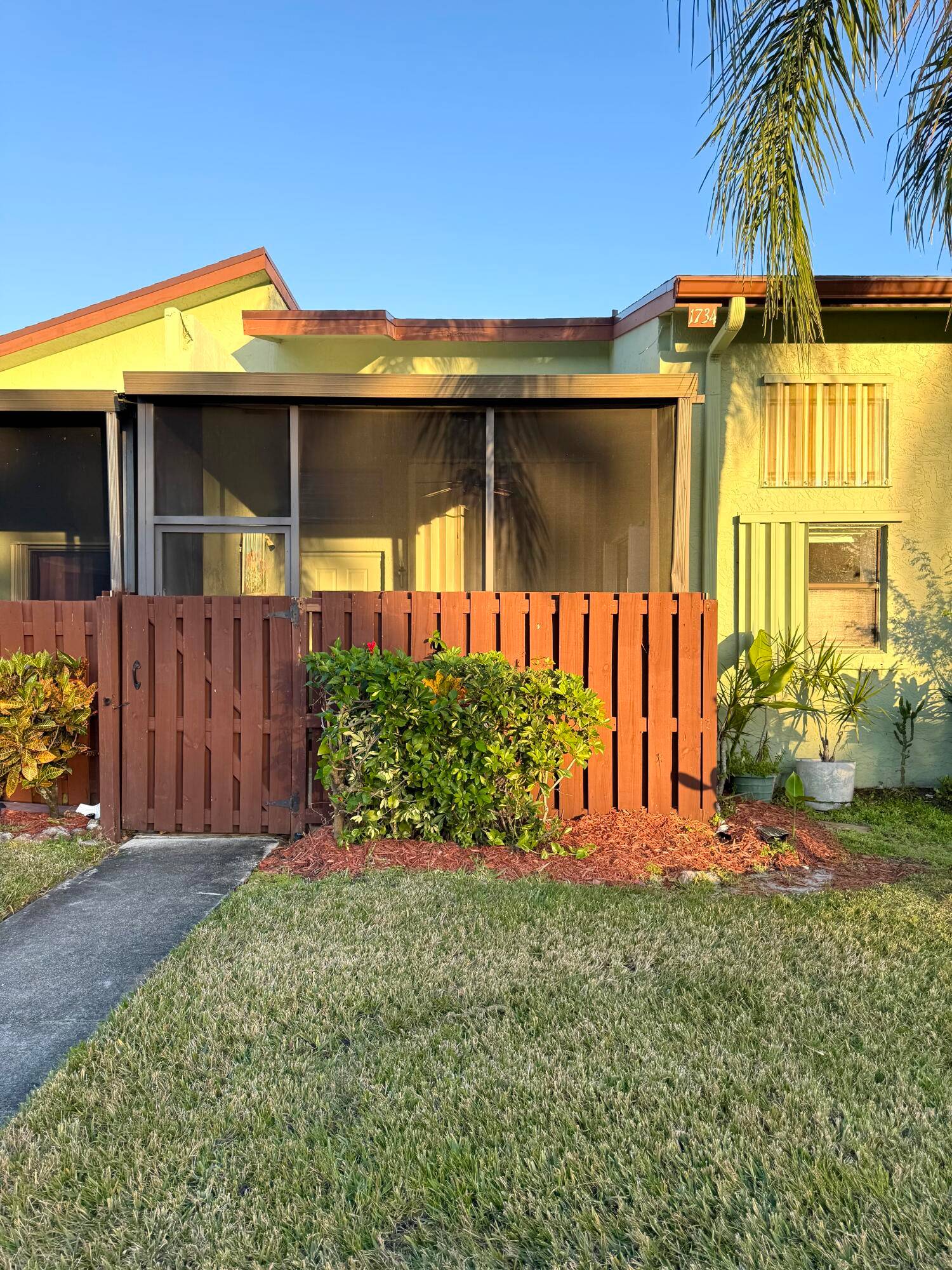 This charming 1 bed, 2 bath condo with an upstairs loft, located in a peaceful neighborhood, is perfect for investors seeking a great rental property or first time homebuyers looking ...