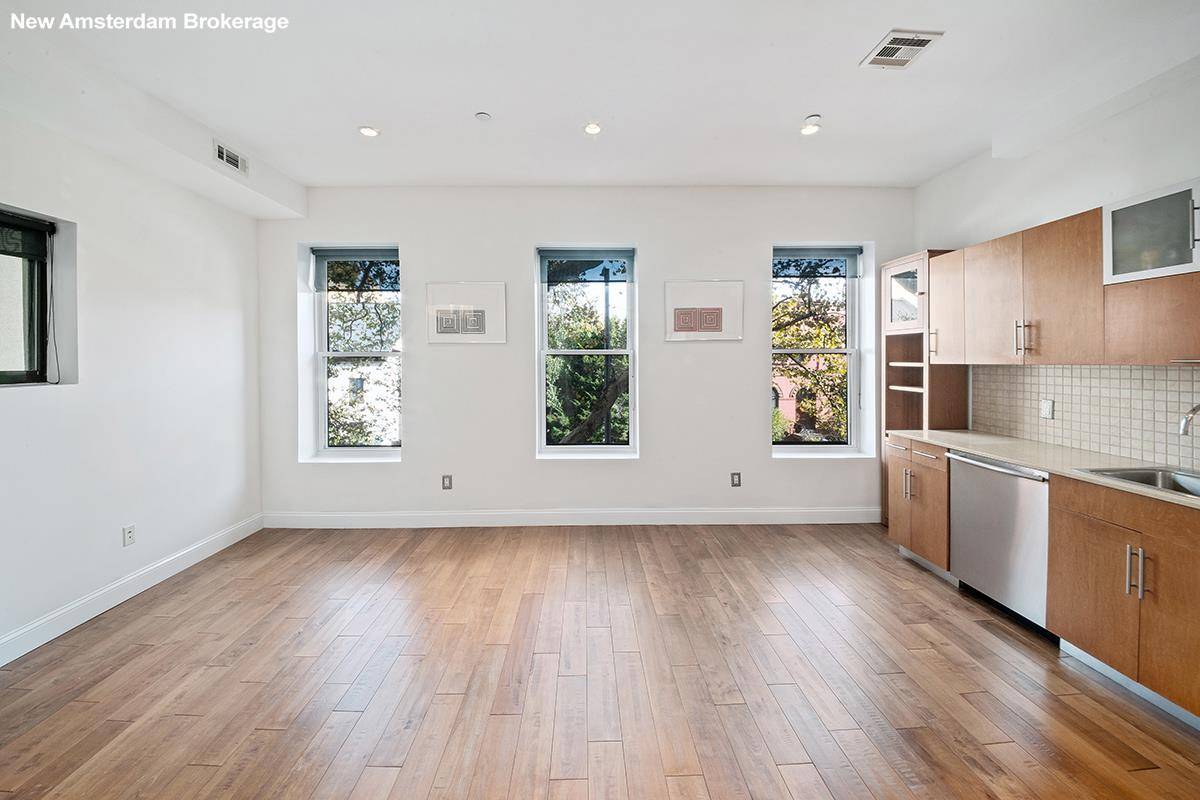 One owner, 1BR 1BA, comfortable, mint condition, prime second floor unit in a professionally managed condominium with low common charges and the tail of a property tax abatement in Park ...