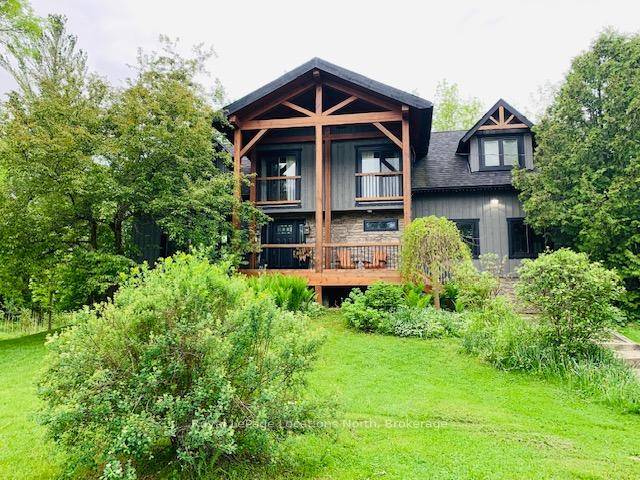 SUMMER SEASONAL FURNISHED RENTAL AVAILABLE IMMEDIATELY This beautiful custom built post and beam chalet is minutes to Scandinave Spa, Blue Mountain Village, Collingwood and nearby beaches.