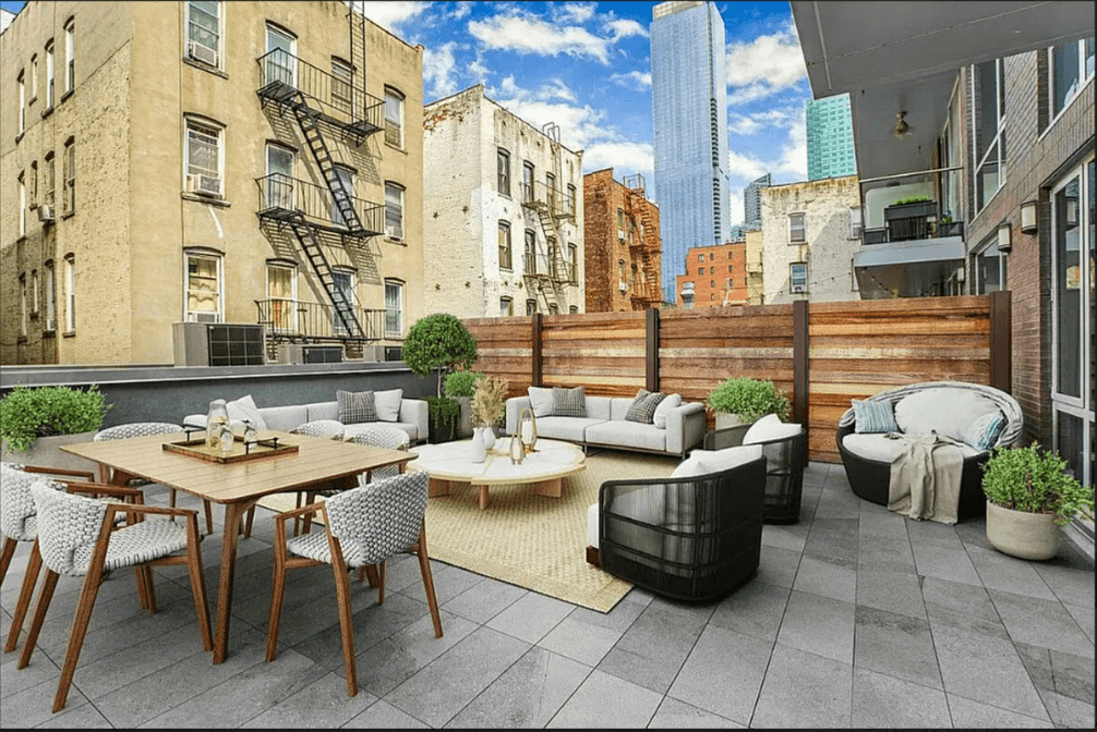 The best outdoor space on the market !