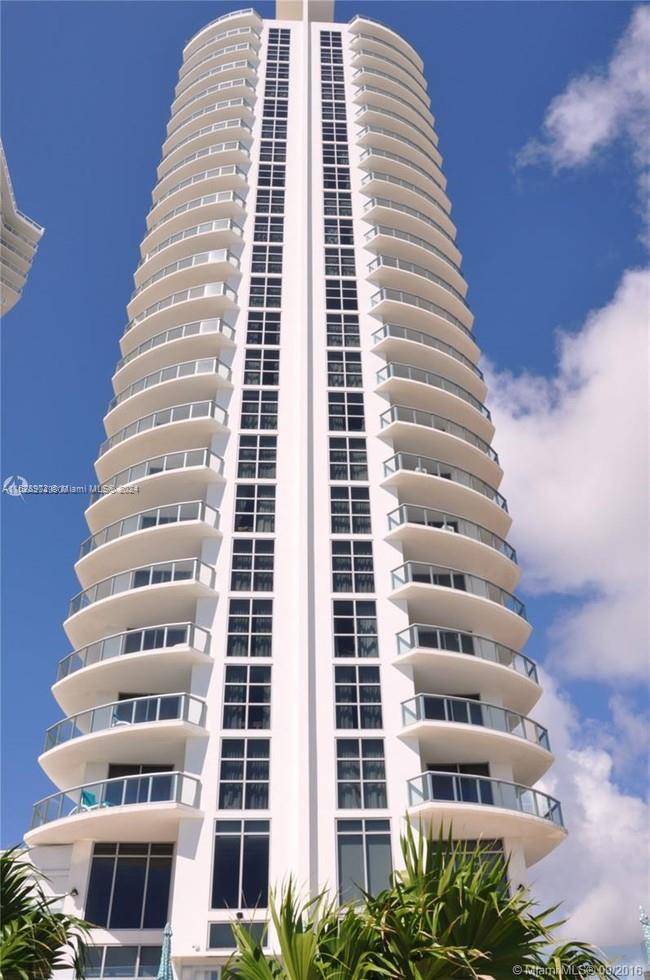 SPECTACULAR DIRECT OCEAN FROM UNIT BEST LINE IN BUILDING EUROPEAN KITCHEN, MARBLE BATH WITH UPDATED FURNITURE 5 STAR AMENITIES THAT INCLUDE VALET PARKING, POOL, GYM, CONCIERGE RESTAURANT.