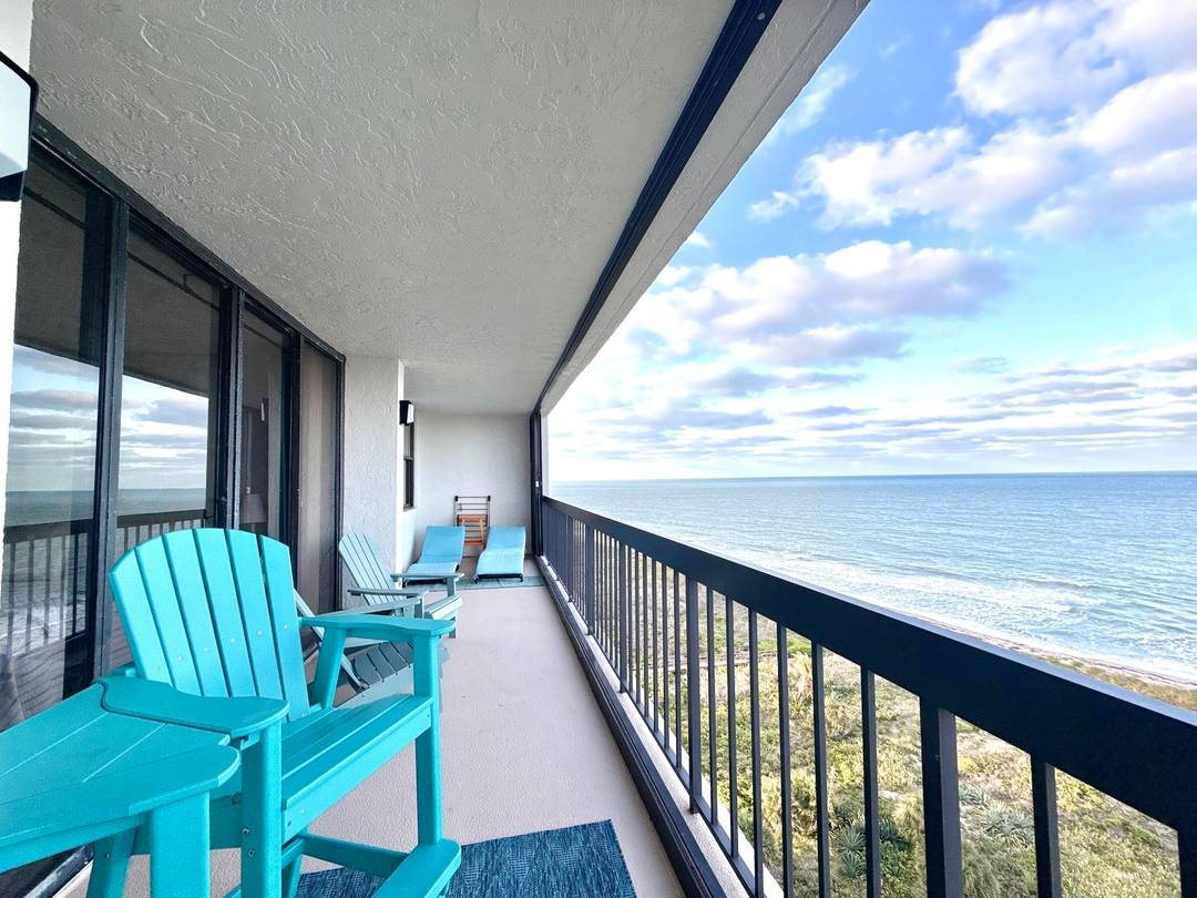 Unobstructed oceanfront views from the 15th floor with wrap around balconies !