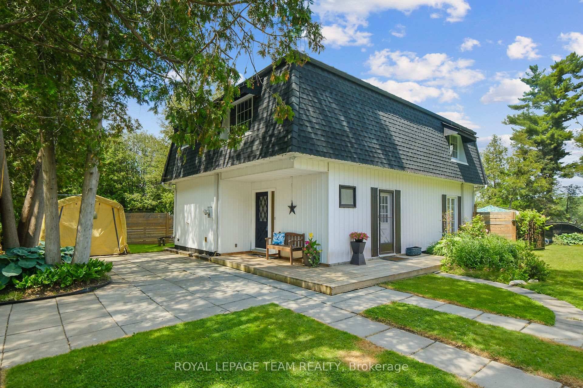 This 3 bedroom beauty is ready for a new family to call it home and enjoy waterfront living !