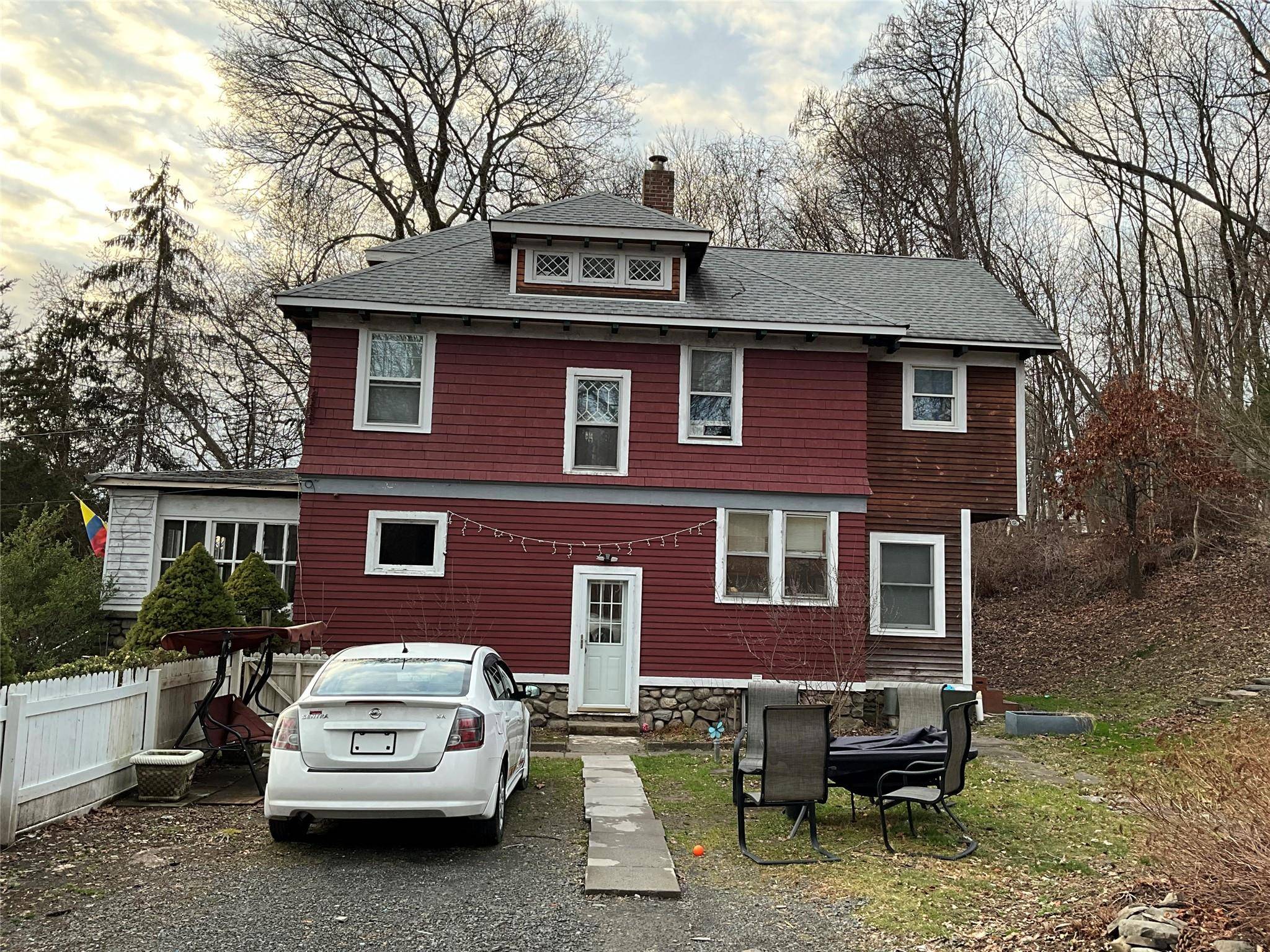 265 Spring St great location