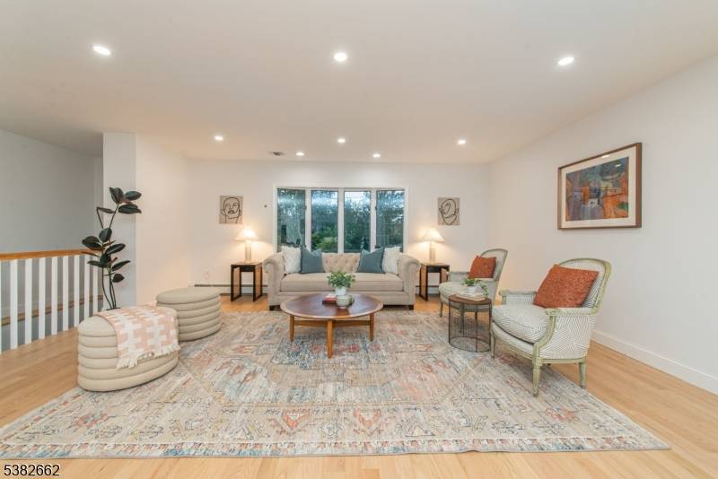 Renovated to PERFECTION this JAW DROPPER is for the consummate host !