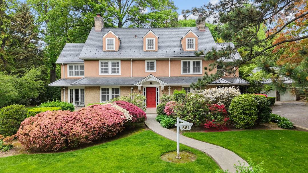 Timeless Elegance Minutes From Manhattan, Set On Just Under Half An Acre In One Of The Bronx s Most Coveted Enclaves, This Stately 5 Bedroom Residence Offers Over 4, 990 ...