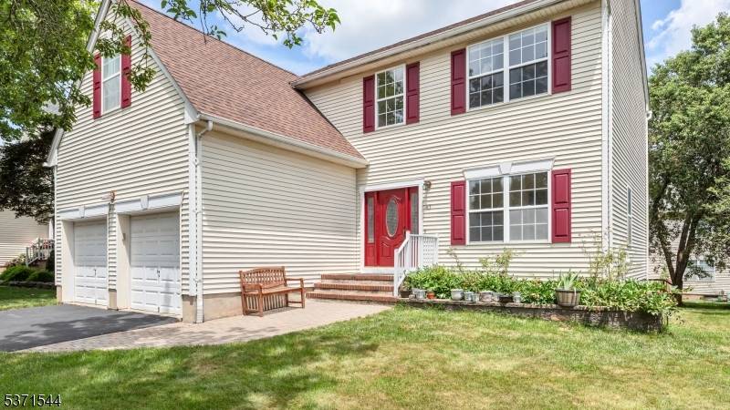 Welcome to 43 Wexford Way in Bridgewater, NJ !