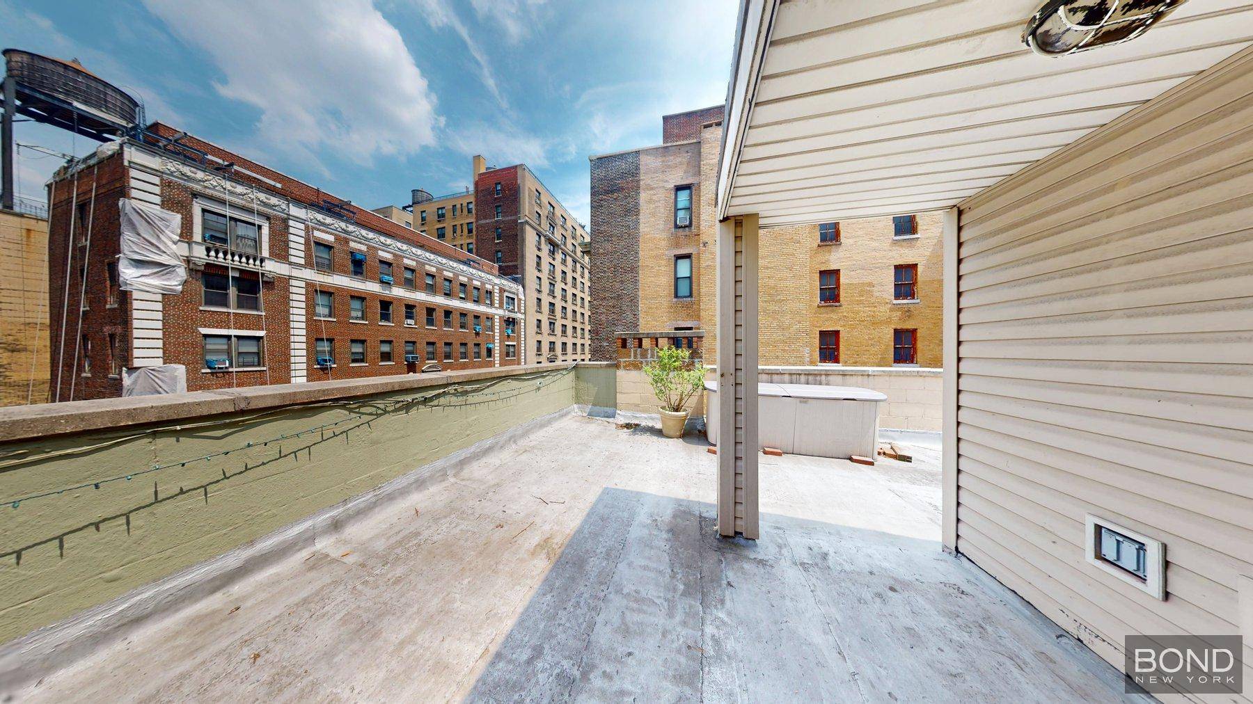 Massive 1 bedroom apartment features large living room, queen size bedroom, stainless steel kitchen and a roof access !