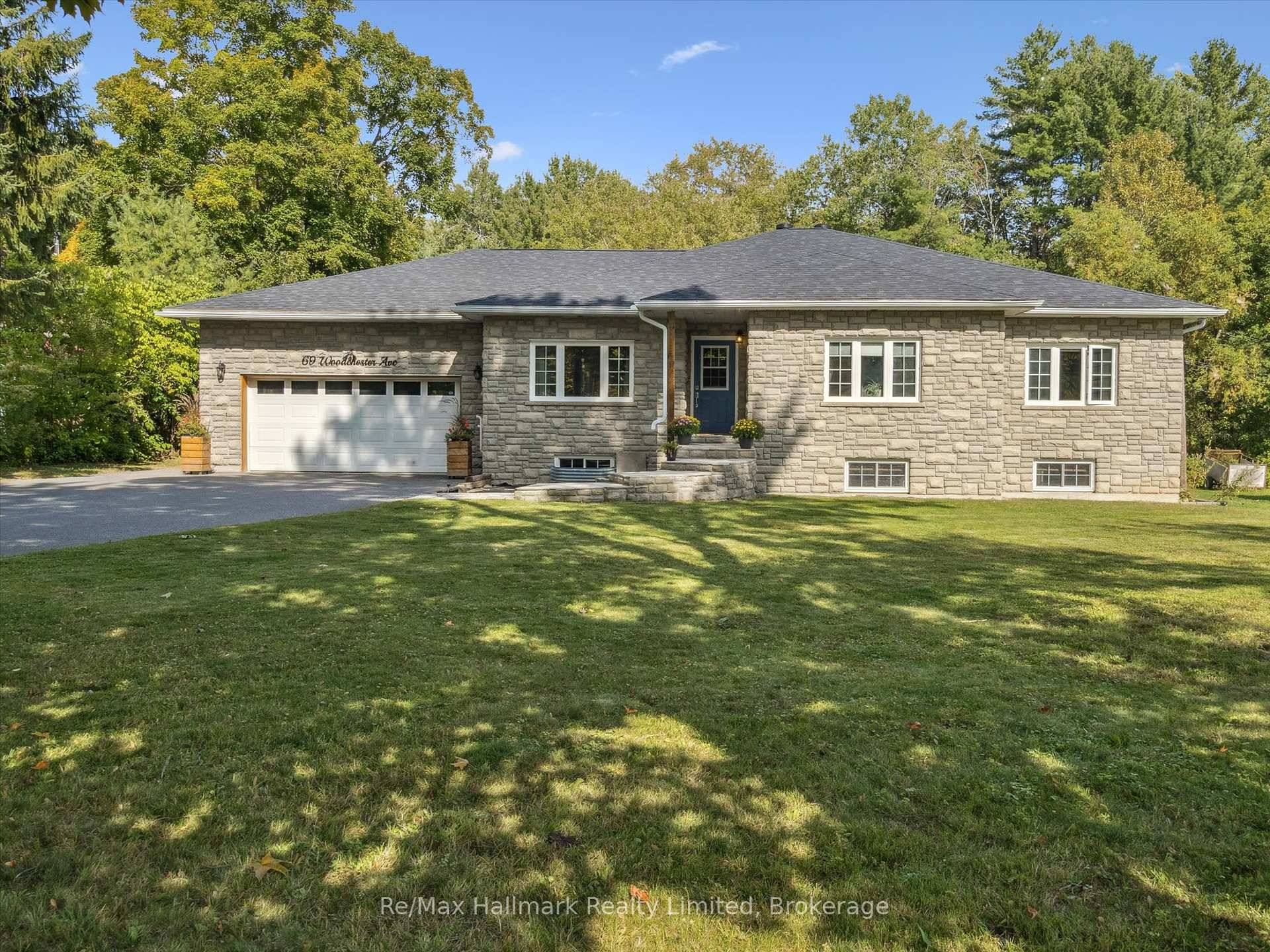 What a fabulous home ! Adding to the outstanding curb appeal, the stand out features include a well designed layout, large square footage, ICF construction to the rafters, spacious rooms, ...