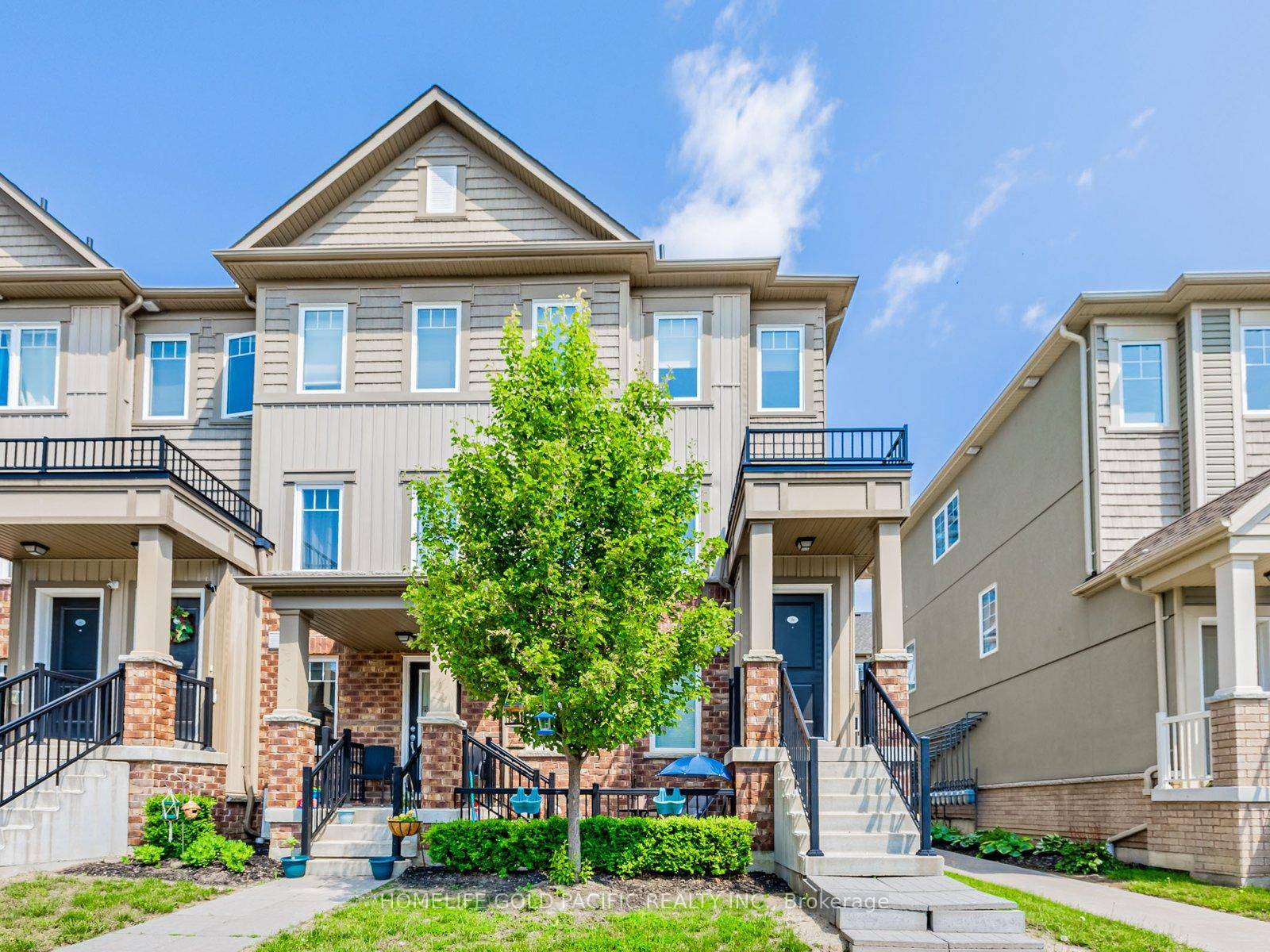 Welcome to 2500 Hill Rise Court, a beautifully maintained 3 bedroom, 3 bathroomsoutheast facing end unit condo townhouse in one of Oshawa's most desirable, family friendly communities.